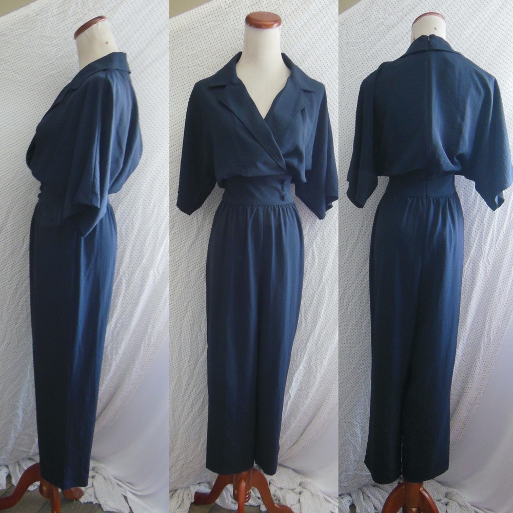 NEW ELIZA J Navy SURPLICE Notch COLLAR Button DETAIL Short-Sleev CROP JUMPSUIT 8